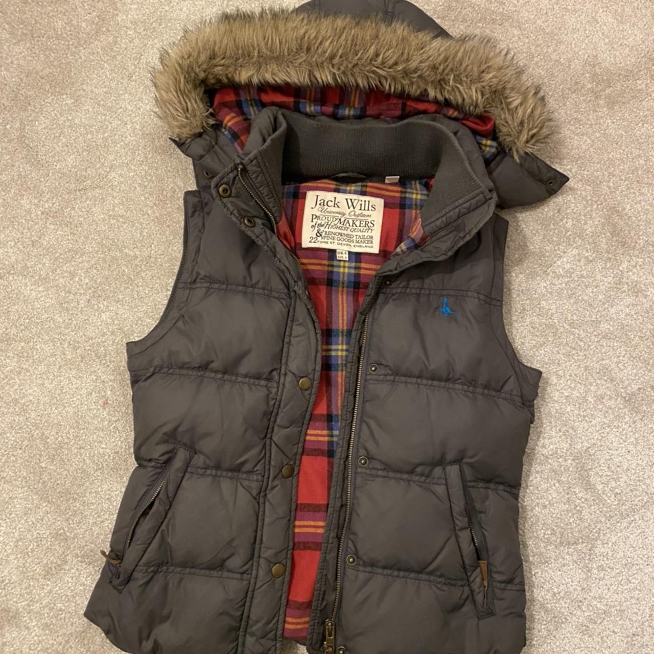 Jack Wills Women's Gilet Depop