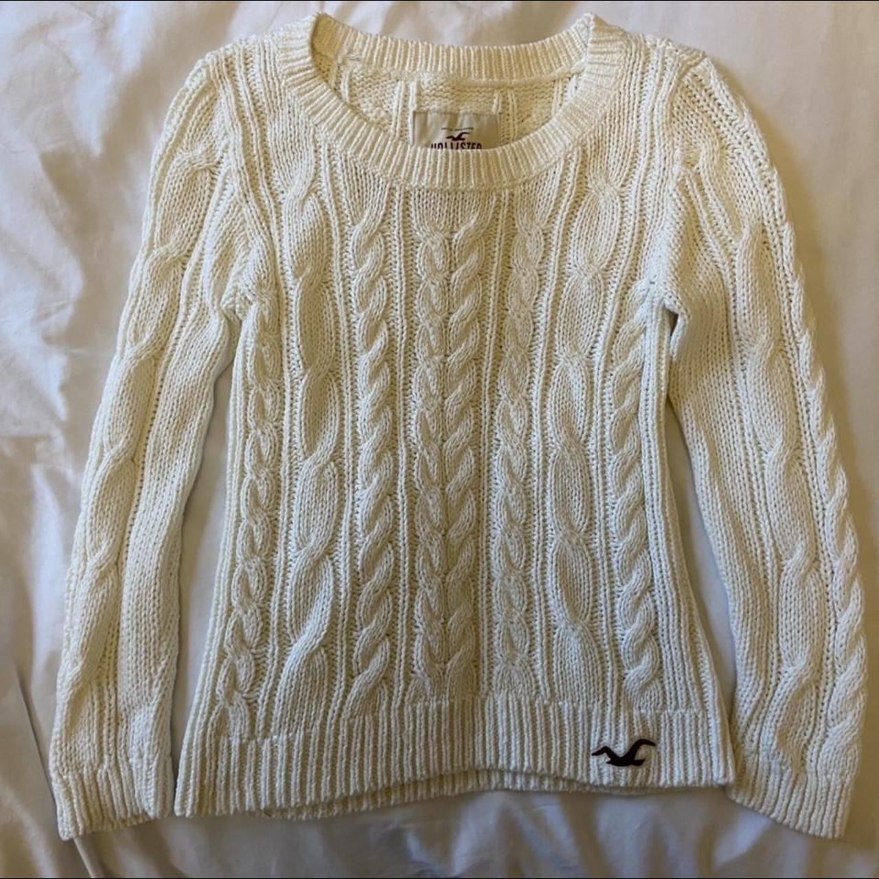 Hollister white cable knit jumper size M. Fits... Depop