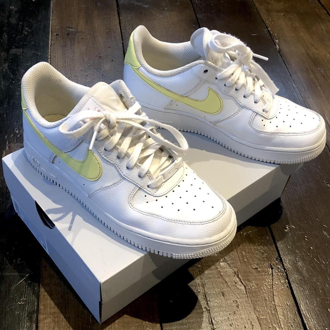 Nike air force 1 best sale 07 white bright citron