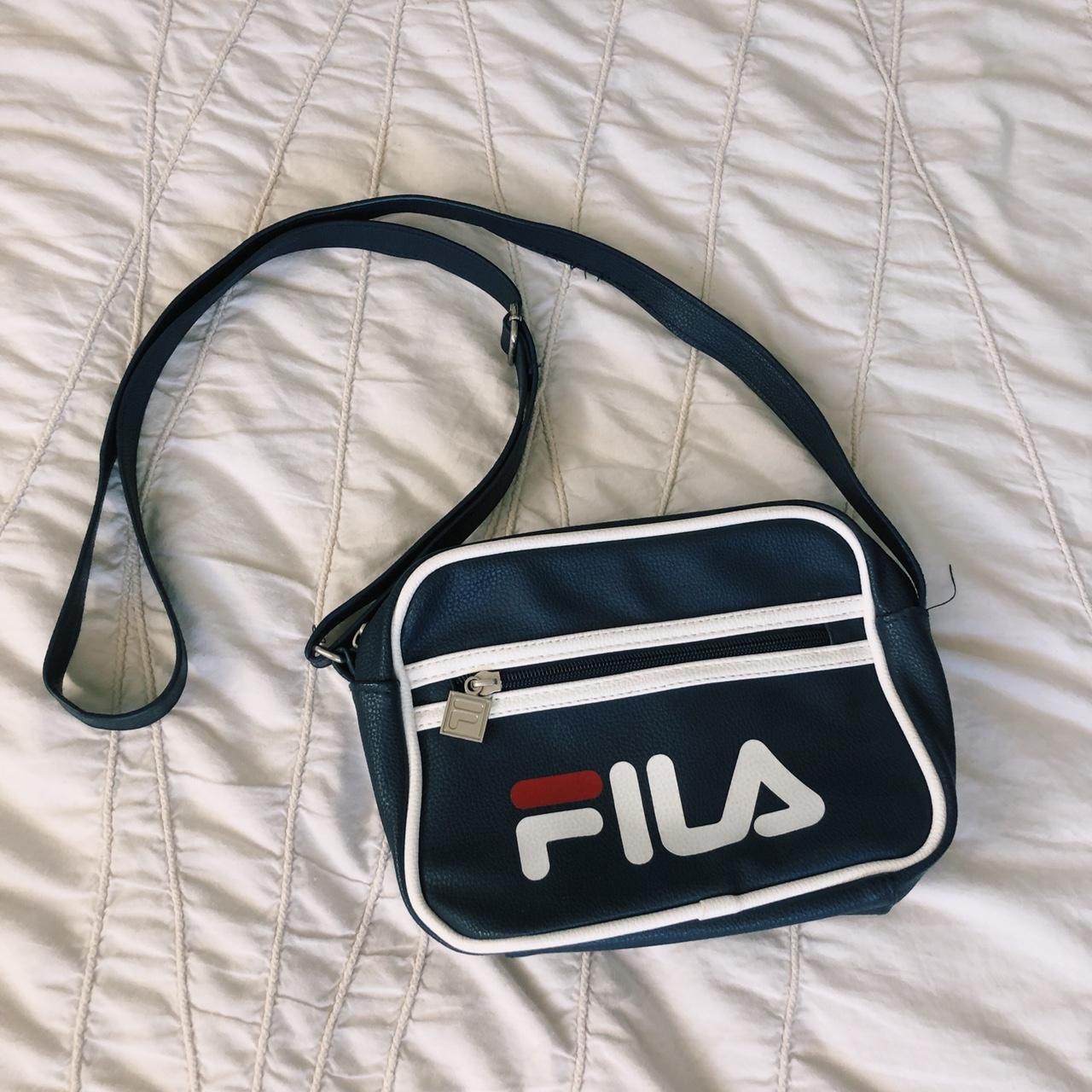 Fila aubree deals messenger bag