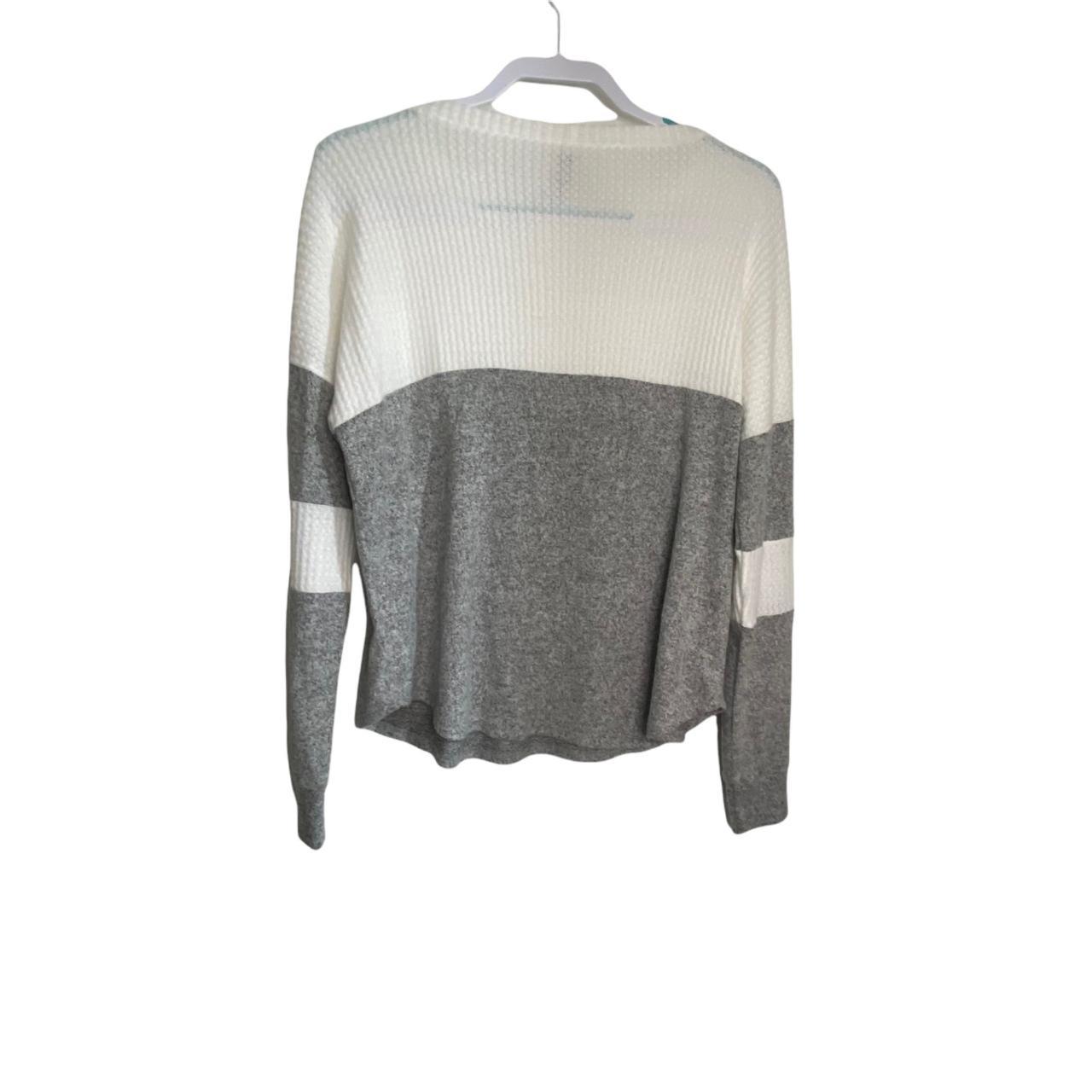 ALYA GRAY AND WHITE COLOR BLOCK PULLOVER SWEATER SZ... - Depop