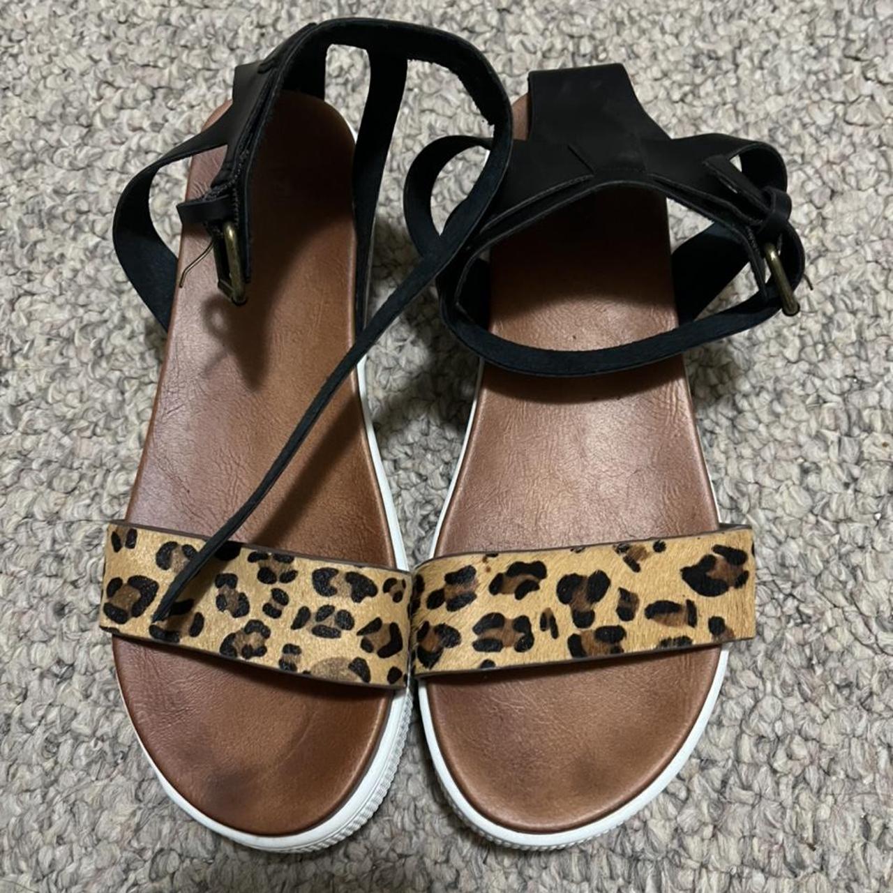 Mia discount leopard sandals