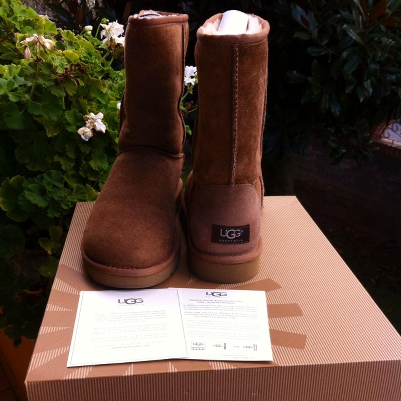 VENDO meravigliosi Ugg color cammello ovviamente. Depop