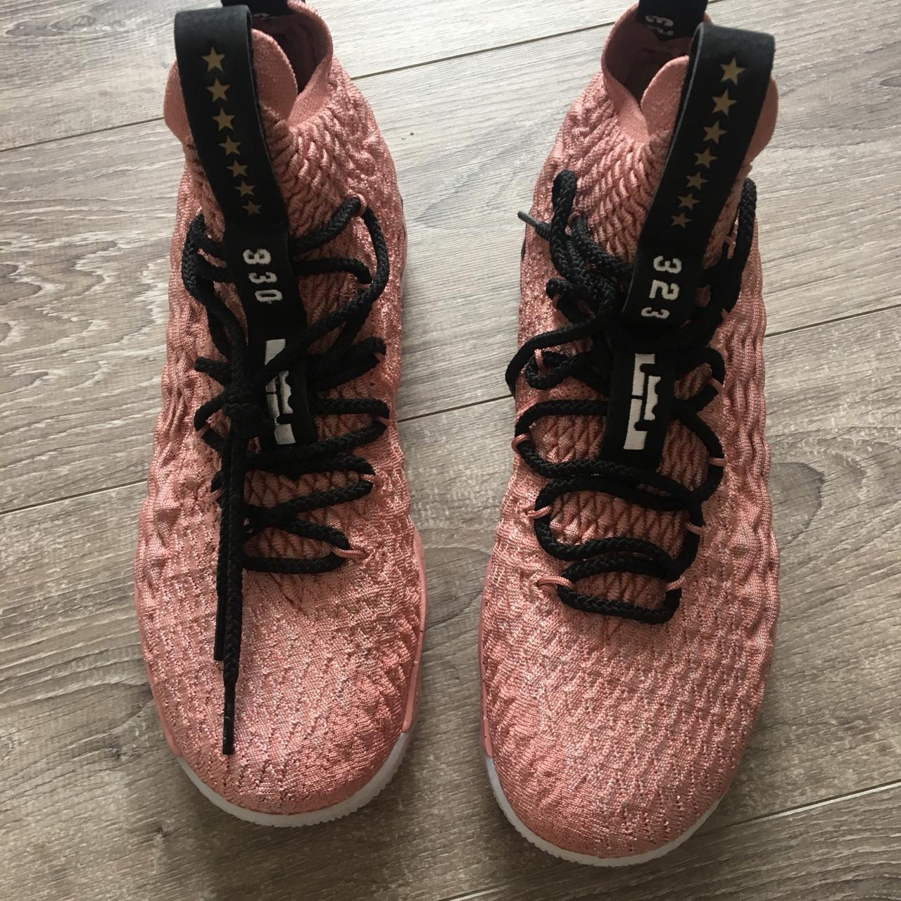 Lebron 15 shop rust pink footlocker