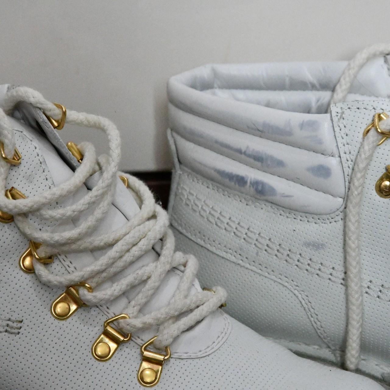 White and gold clearance timberlands