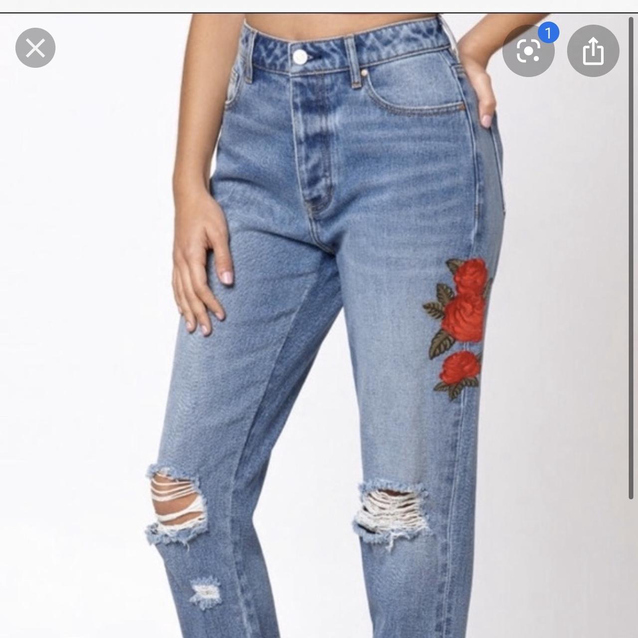 Pacsun mom jeans Size 26, Roses on the side #pacsun