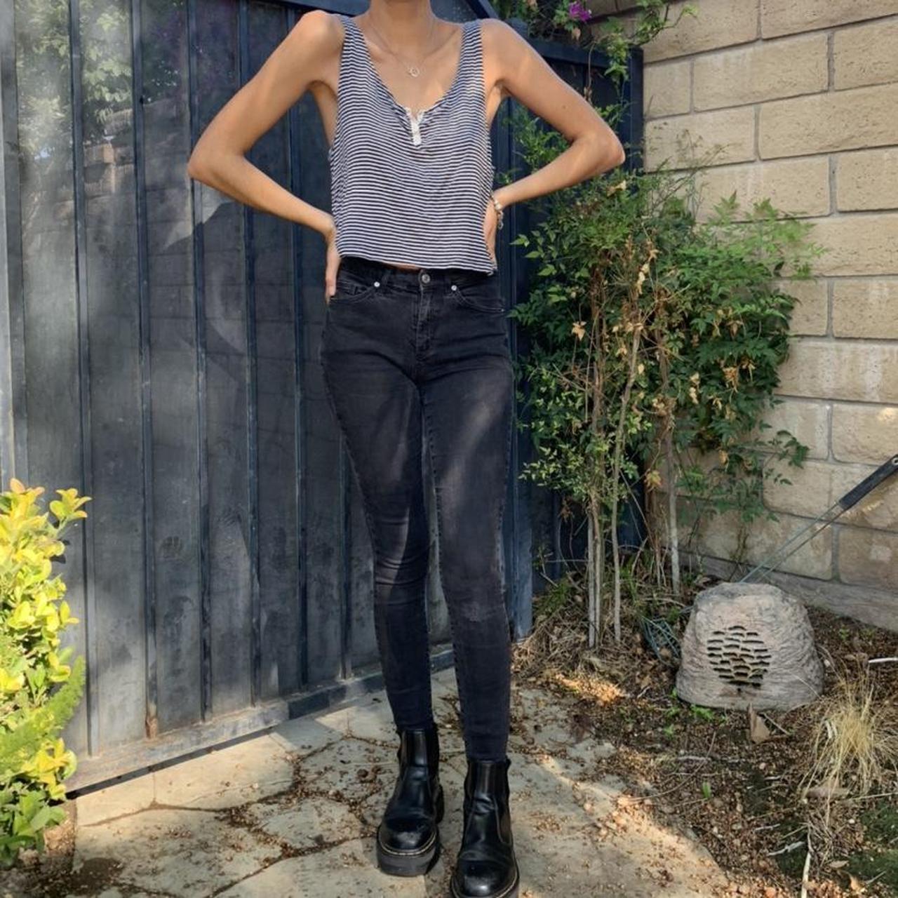 Brandy Melville Striped Tank Cami Top 𝑫𝒆𝒔𝒄𝒓𝒊𝒑𝒕𝒊𝒐𝒏 Depop