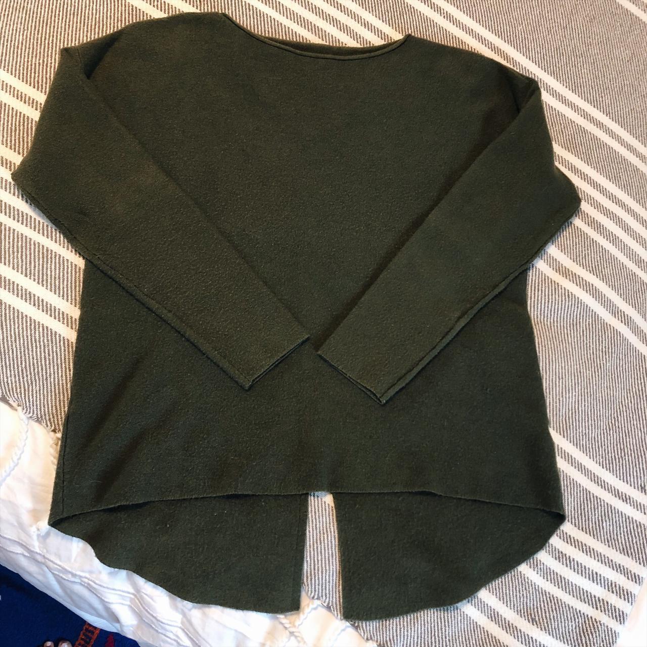 Super soft simple moss green vintage sweater w/ back... - Depop