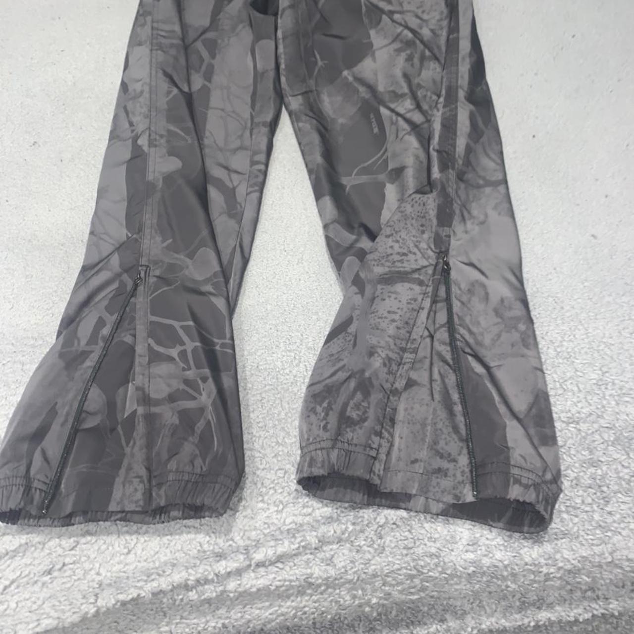 Supreme - 即日発送 S Reflective Camo Warm Up Pantの+aklankcollege.com