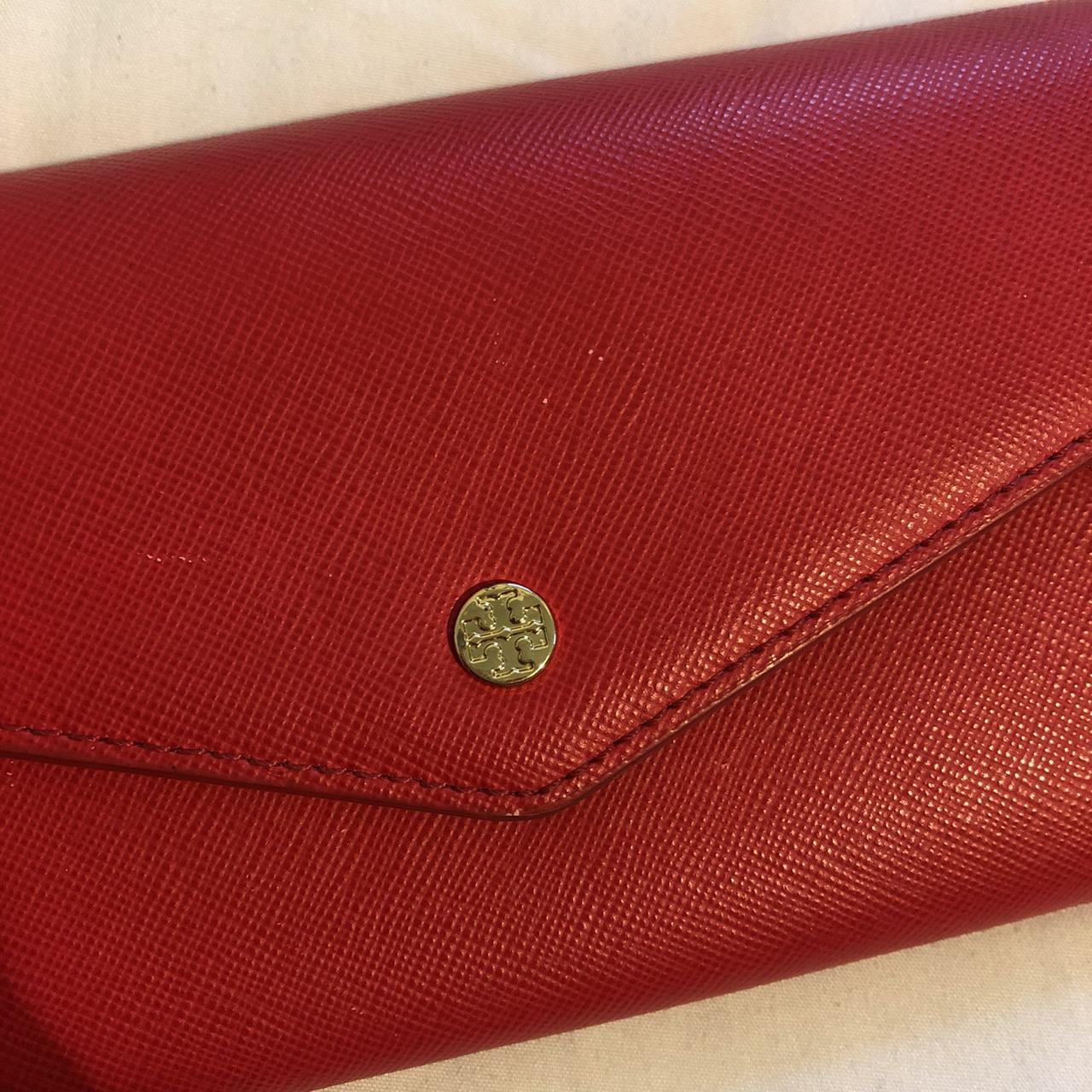 TORY BURCH Robinson Saffiano Envelope Continental - Depop