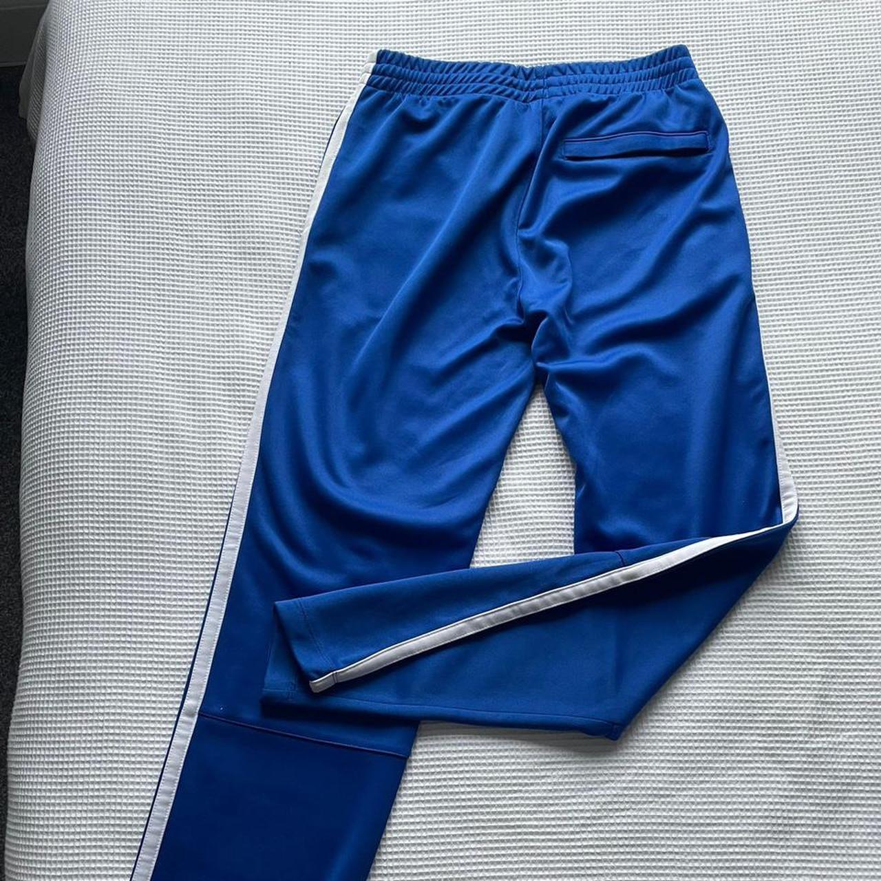 Nike Women's Blue and Navy Joggerstracksuits Depop