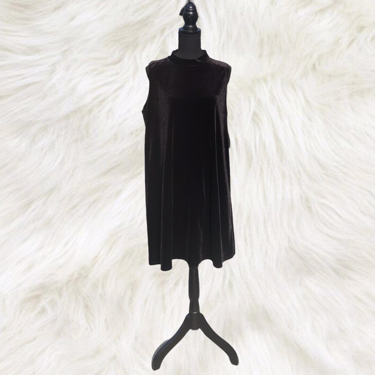 Tiana B. Black Sleeveless Velvet Mock Neck Mini Dress - Depop