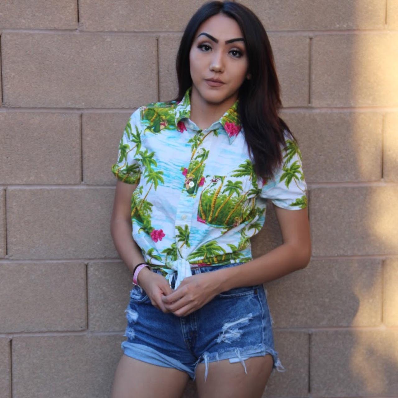 Hollister Hawaiian short sleeve button Depop