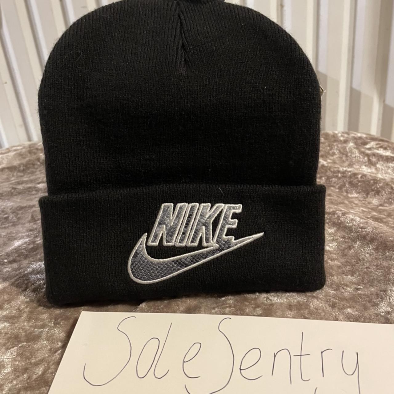 Nike beanie supreme best sale