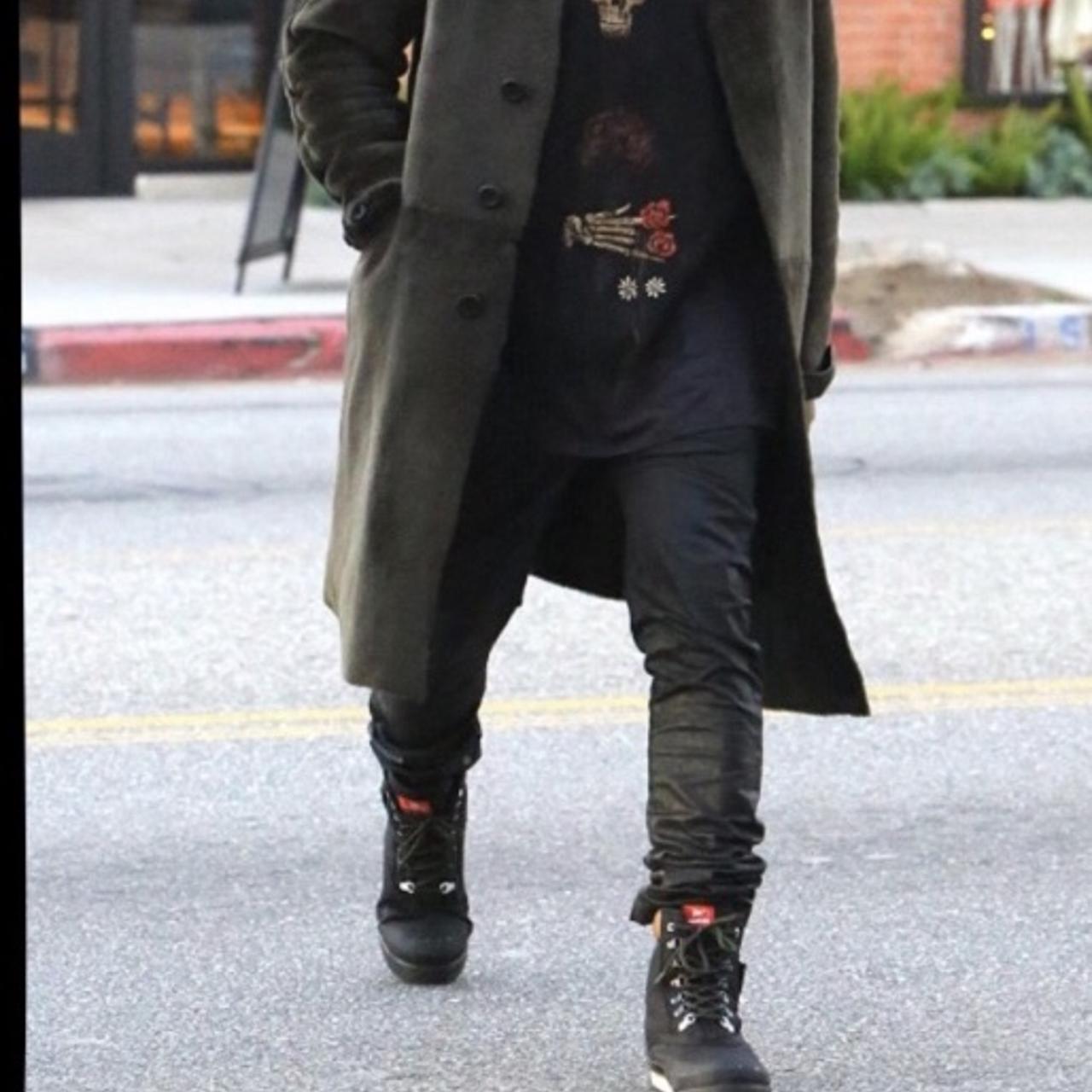 yeezy onyx qntm on feet