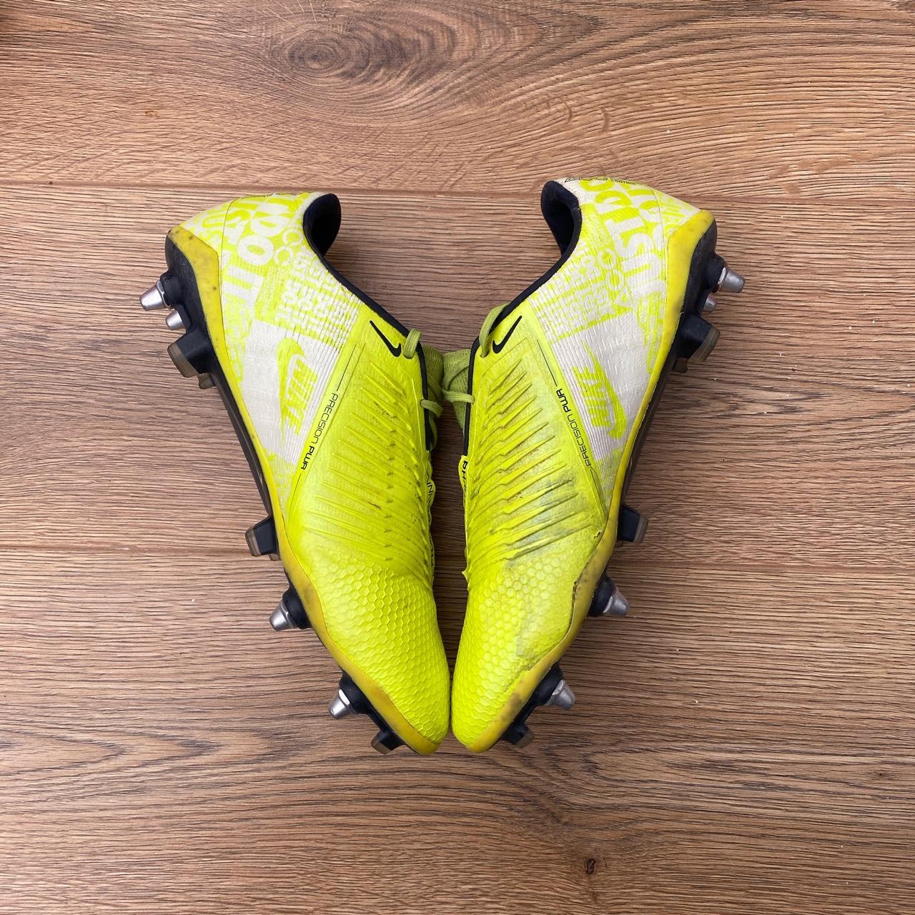 phantom venom elite football boots