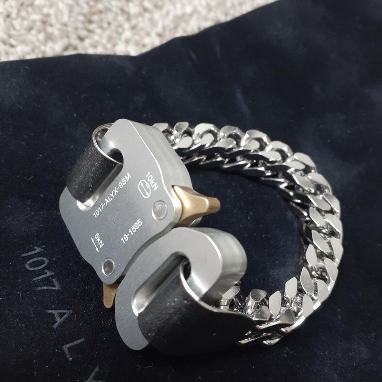 item listed by steviejuanderrr