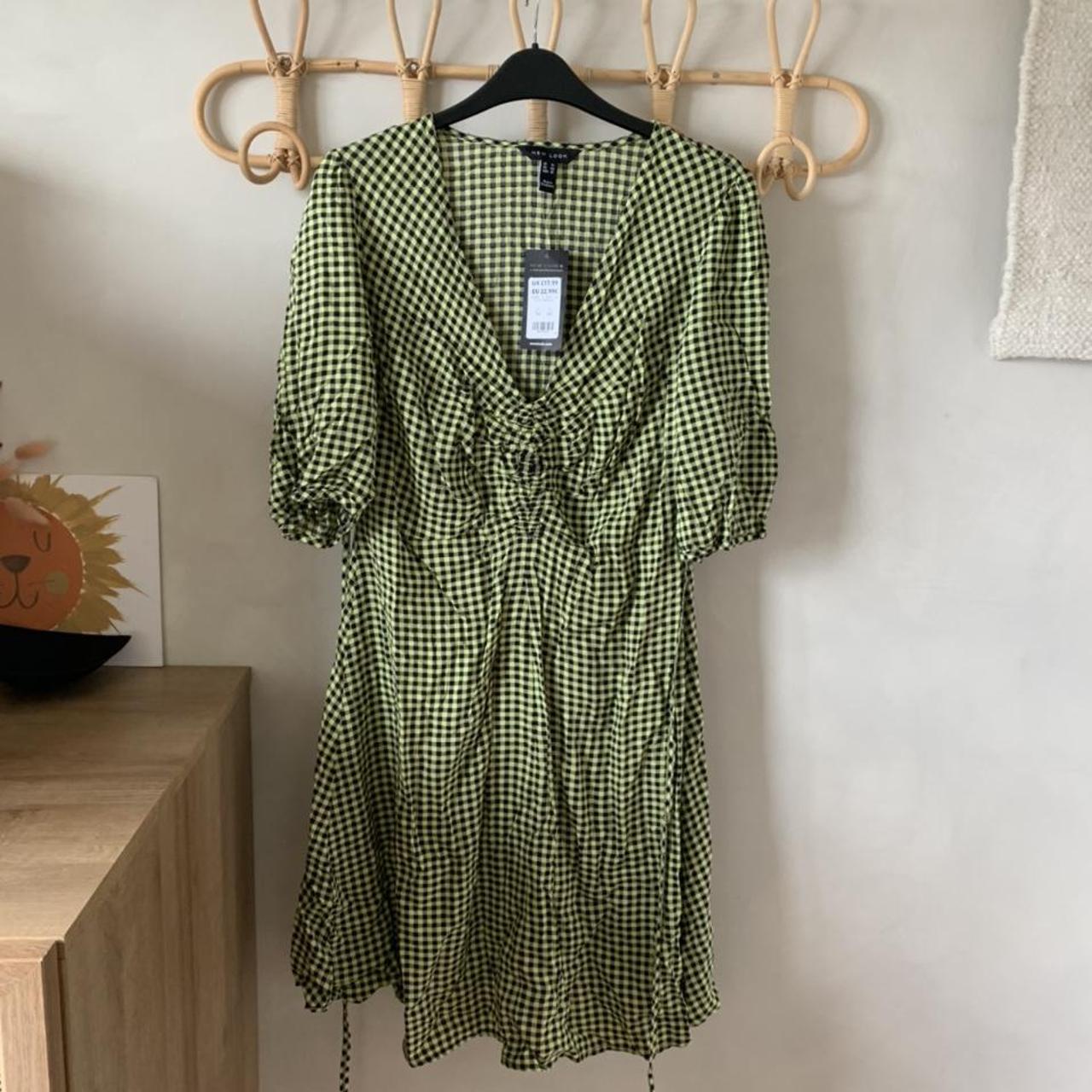 New look cute green gingham tea dress with waist... - Depop