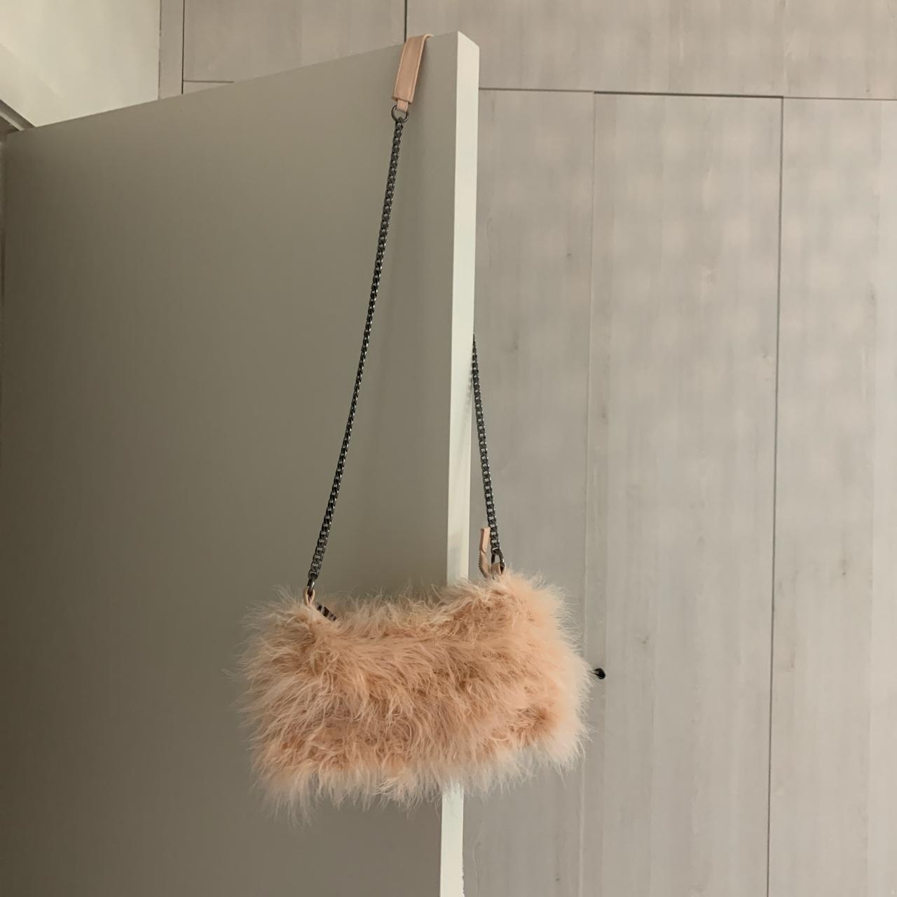 Topshop pink marabou feather fluffy bag. Worn a Depop