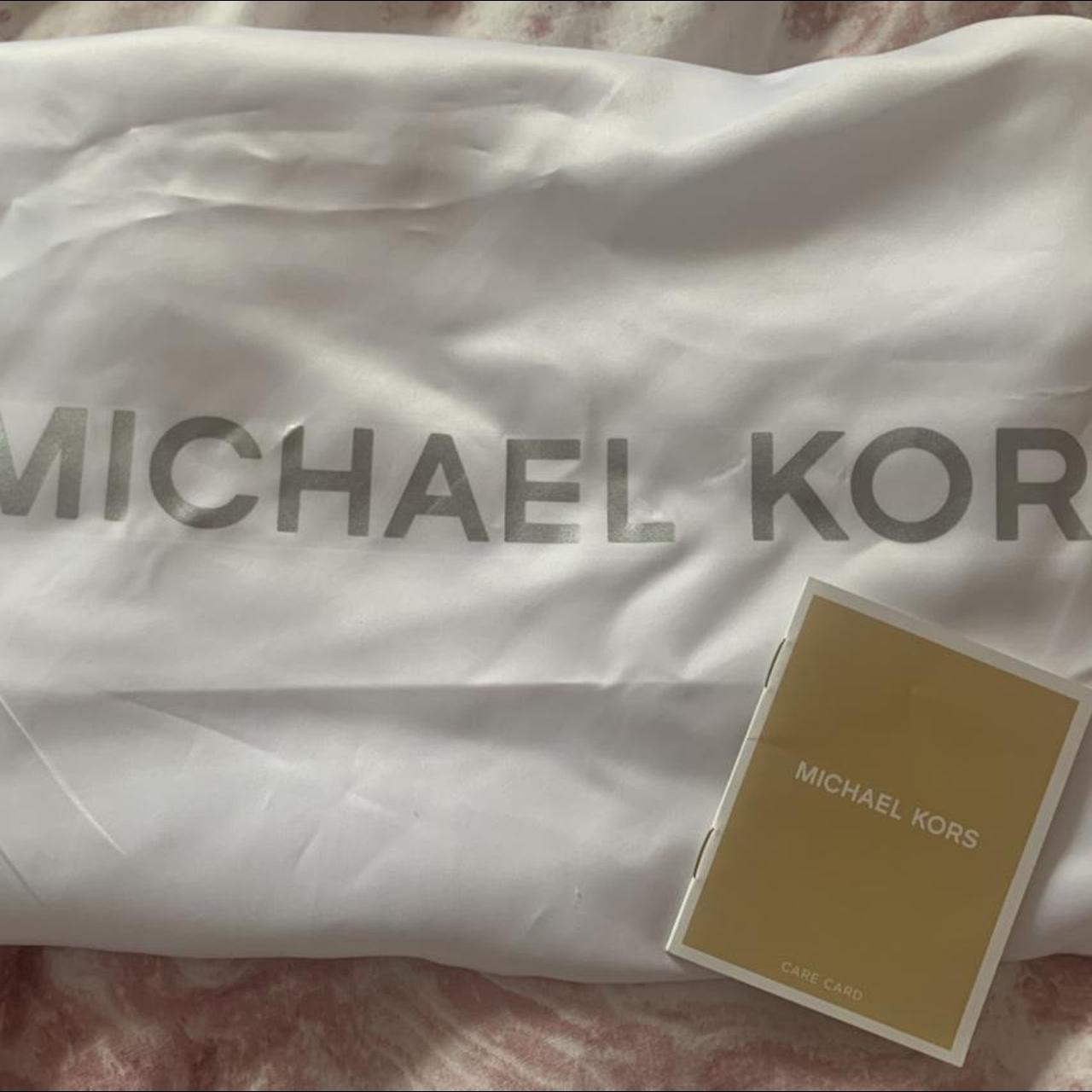 Authentic Michael Kors “Multi Pochette” This is - Depop