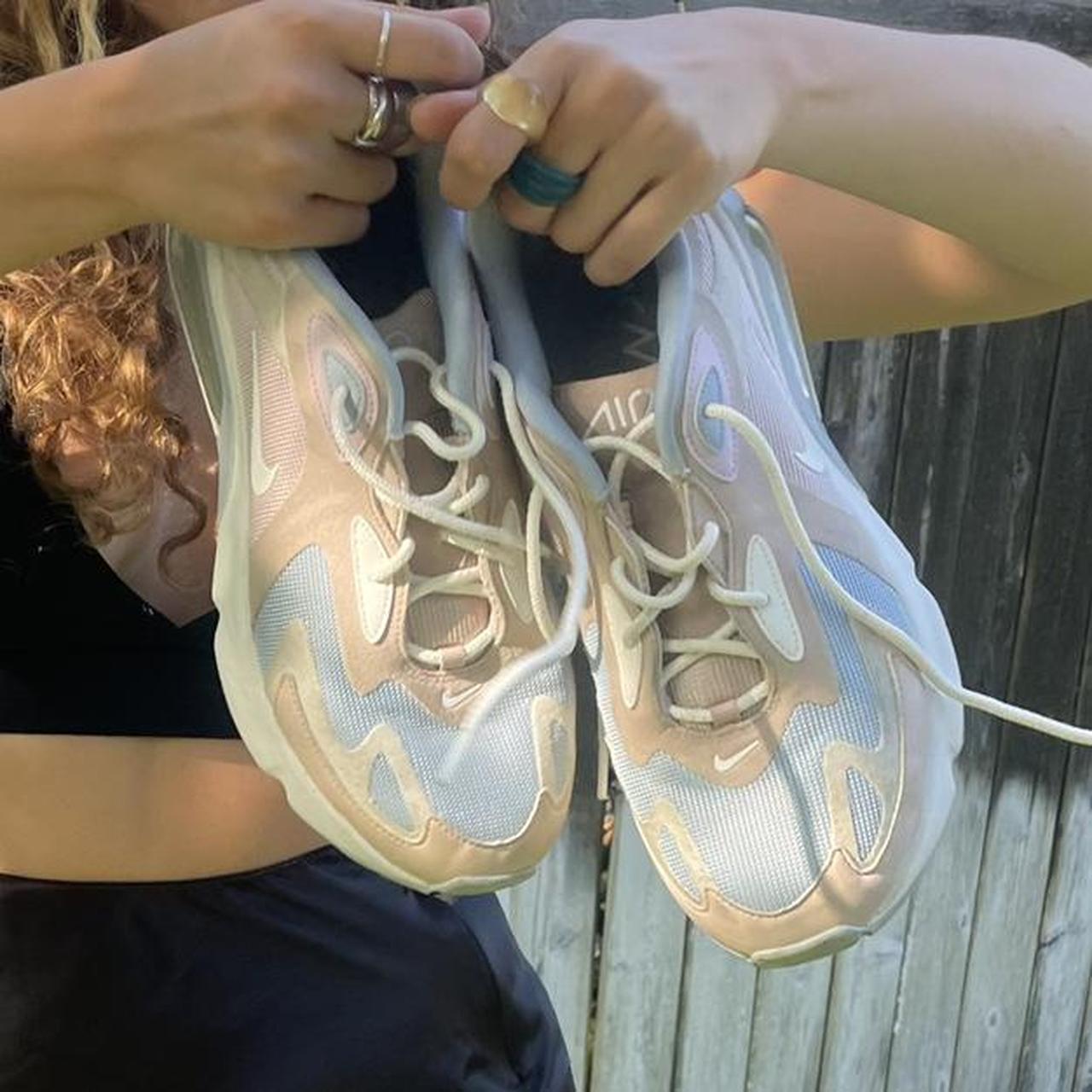 nike 200 barely rose