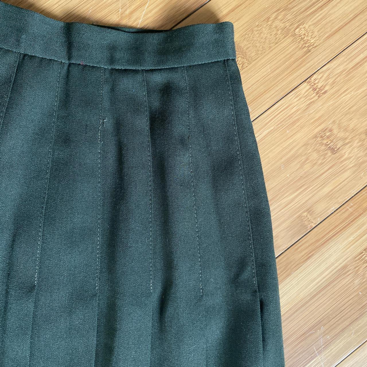 🌿Beautiful vintage pleated maxi skirt Color:... - Depop