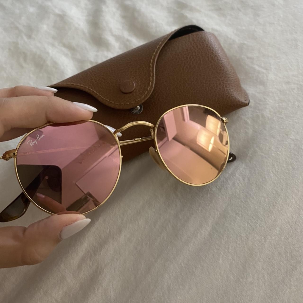 Pink reflective Ray Ban sunglasses HAS NO