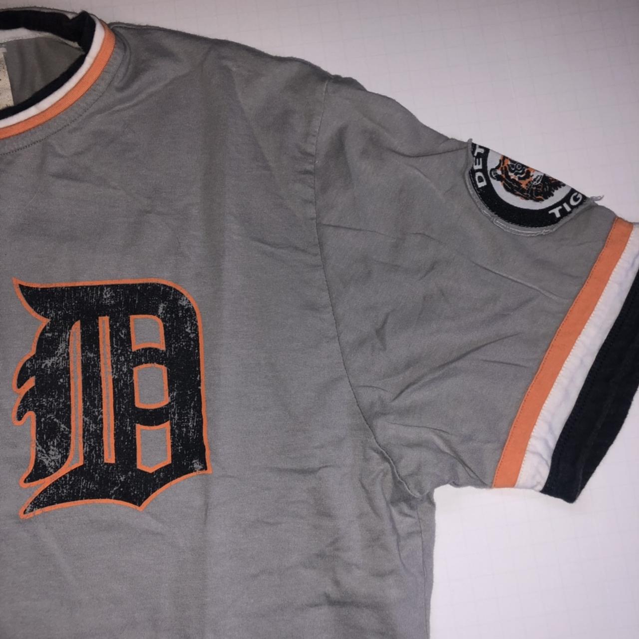 Detroit Tiger Long Sleeve Shirt barely worn  - Depop