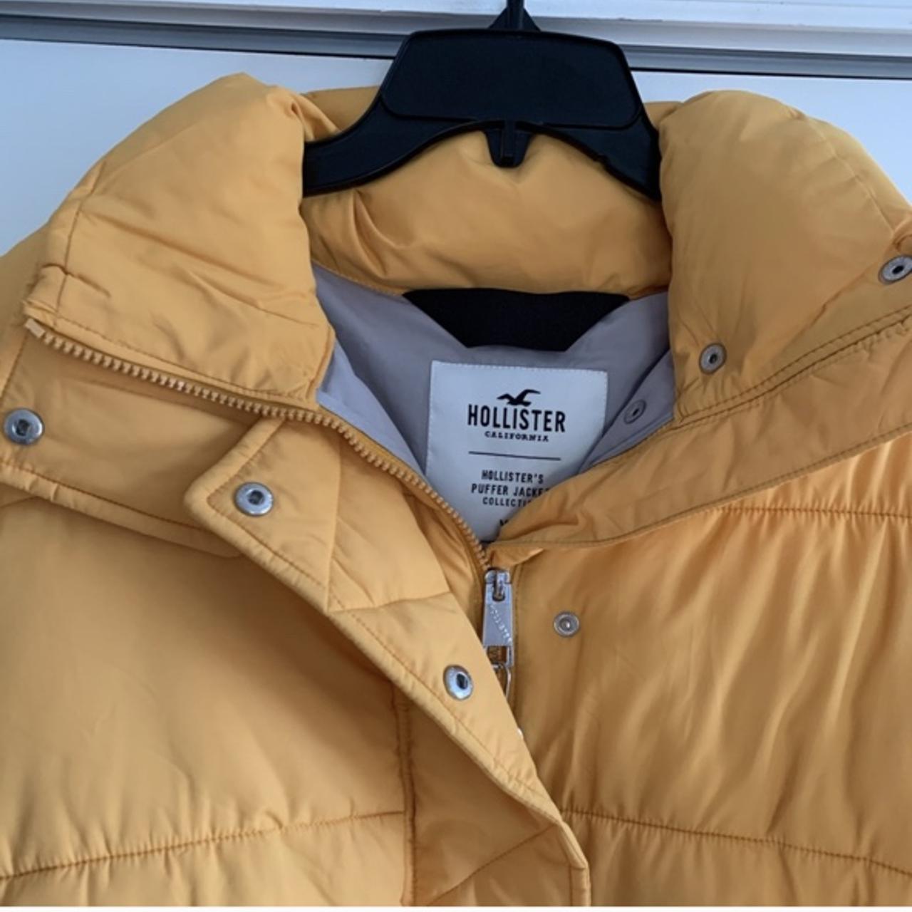 Hollister yellow puffer clearance jacket