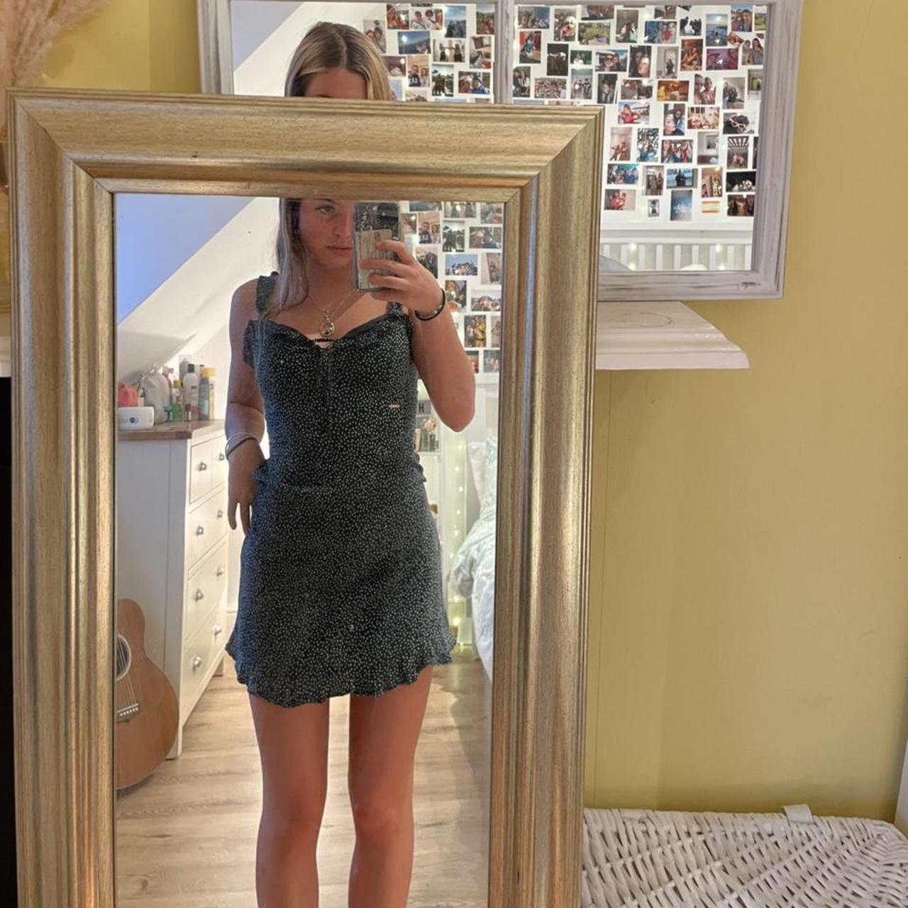 Green Patterned summer dress Pull and bear Size S Depop