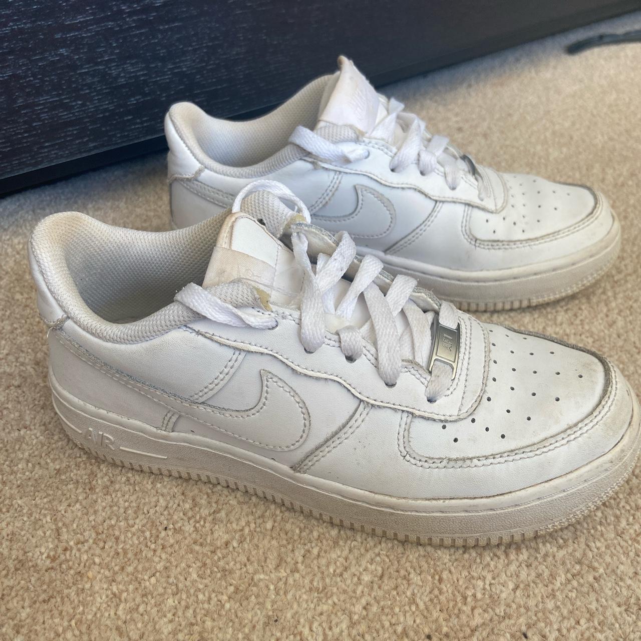 Selling these all white Nike Air Force trainers •... - Depop