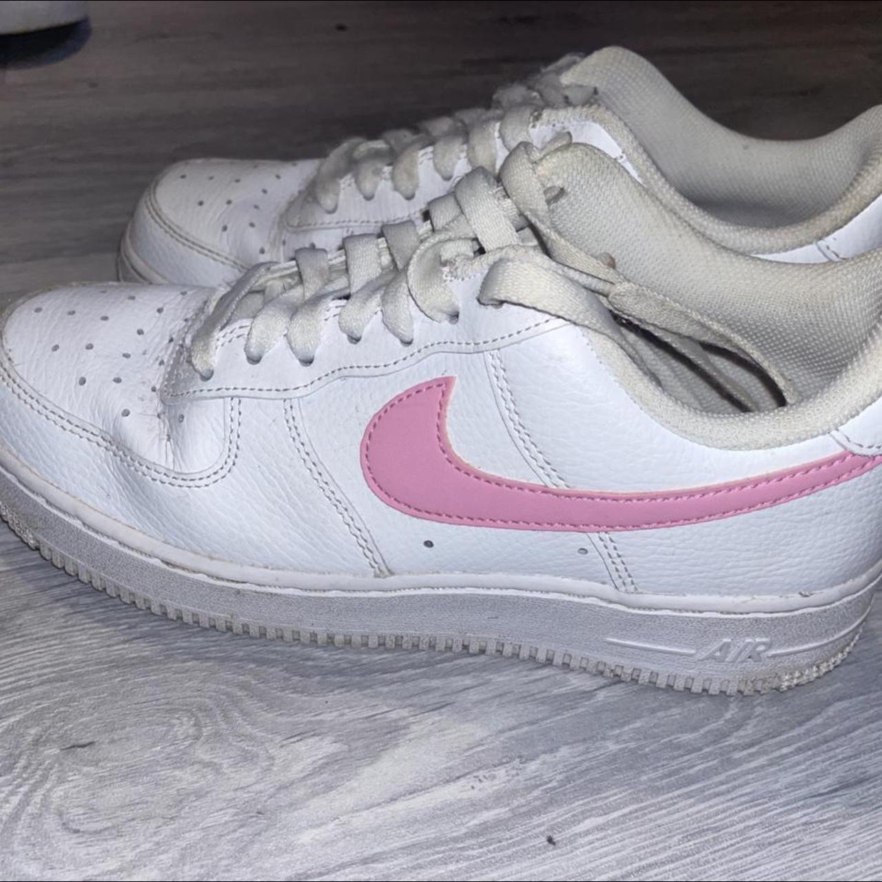 White air force with best sale pink tick