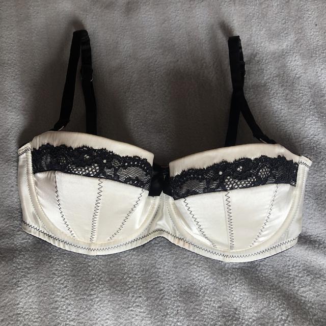 30e bra - Depop