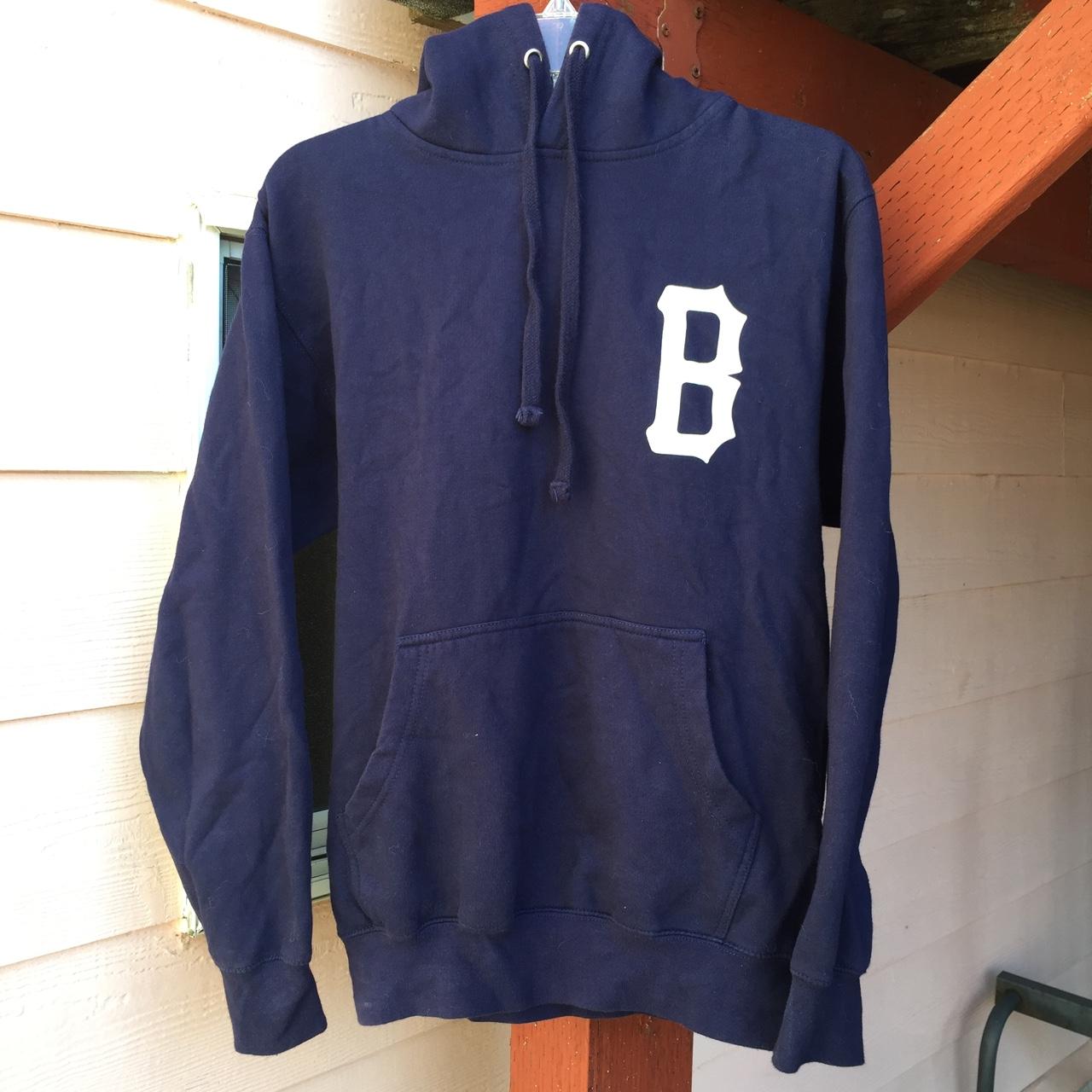 Black Scale Men's White and Navy Hoodie (2)