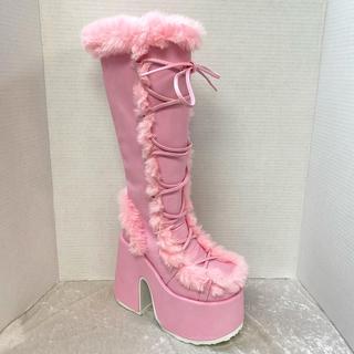 pink demonia camel 311