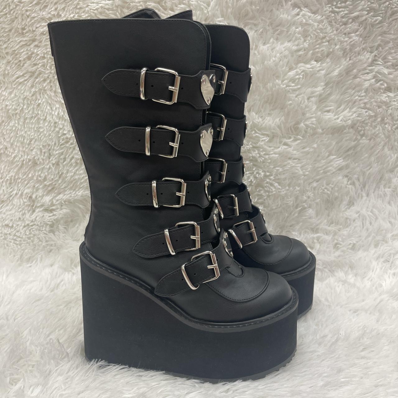 demonia swing 230 pink