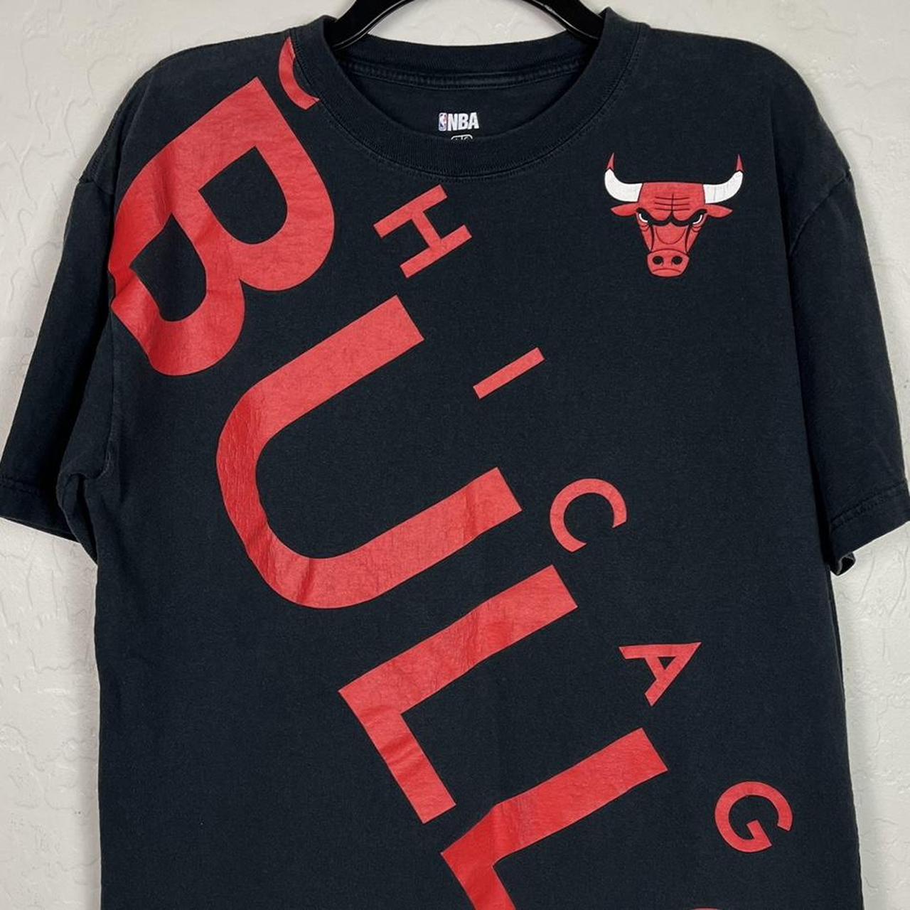 NBA Men's Black and Red T-shirt (2)