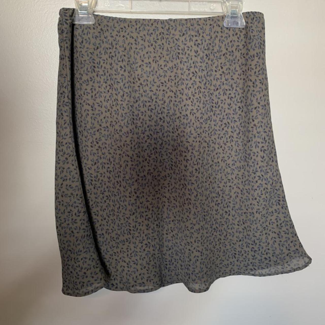 Old Navy Women's Green Skirt | Depop