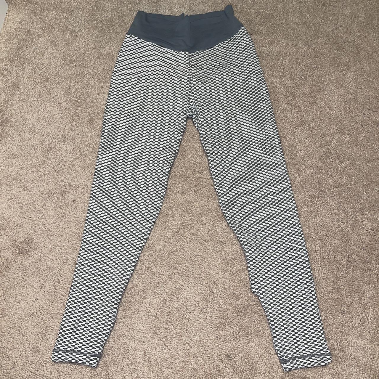 bum scrunch grey leggings mooslover (tiktok) RRP - Depop