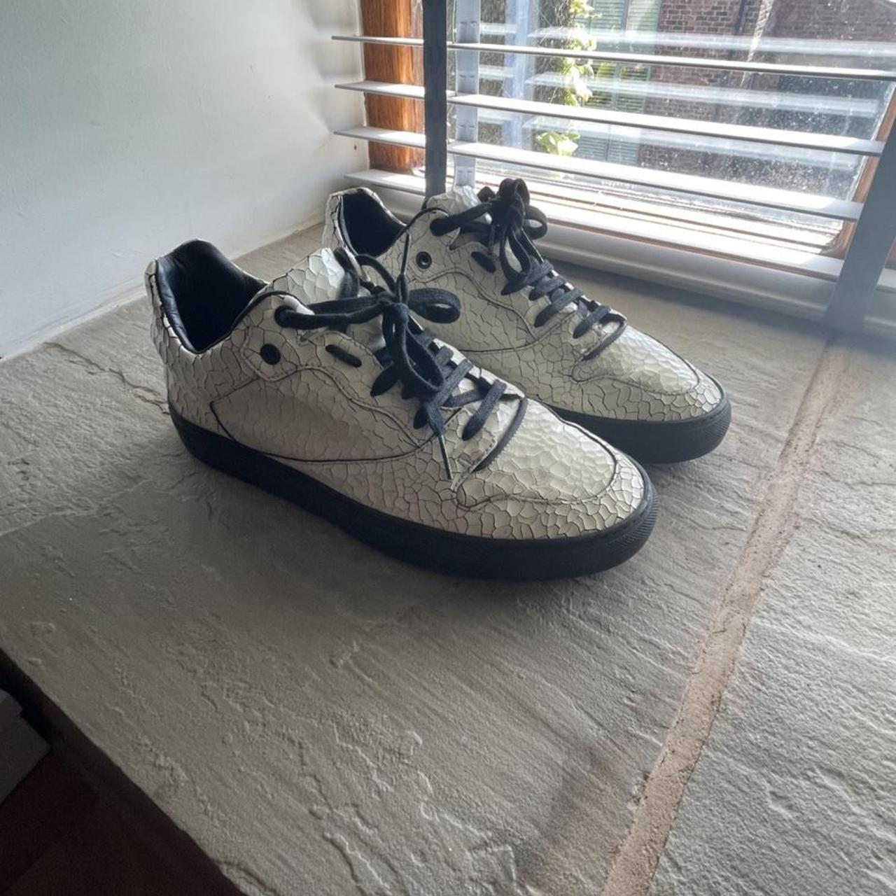 Balenciaga cracked discount leather sneakers