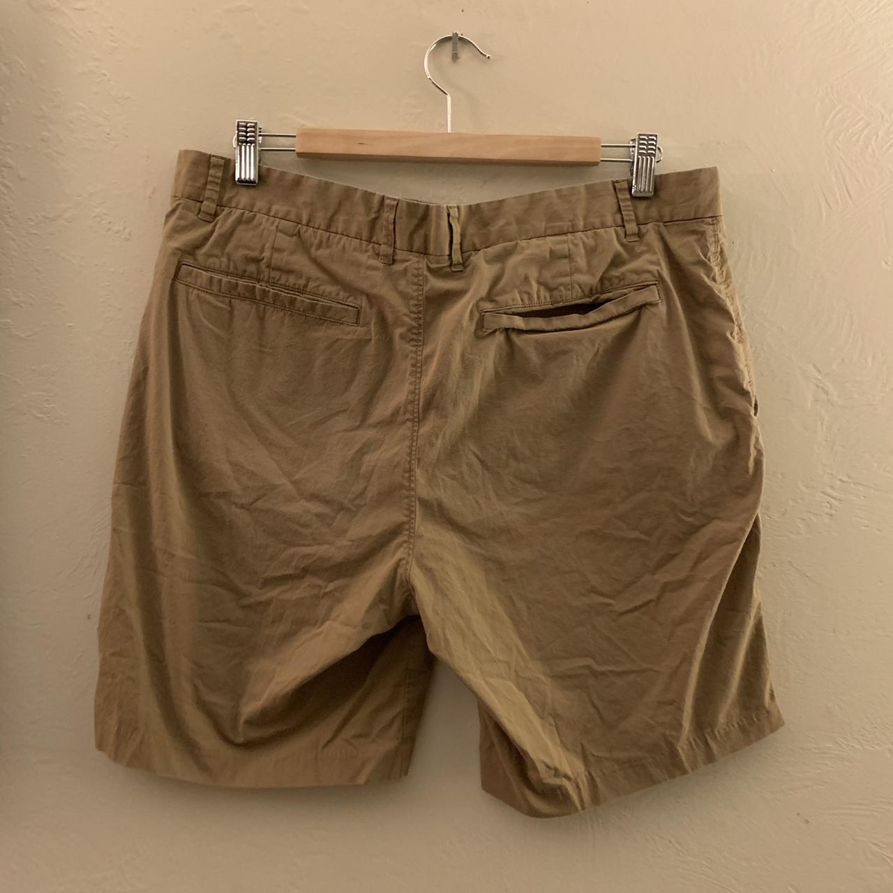 Everlane Men's Tan and Cream Shorts Depop