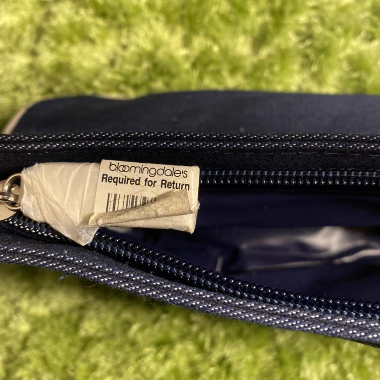 Estée Lauder Women's Navy and White Bag (4)