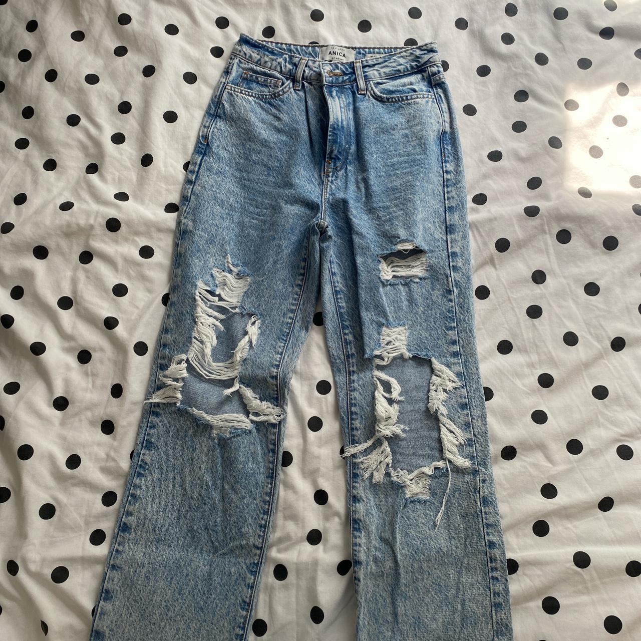 New look Anica ripped knee straight leg jeans, size... - Depop