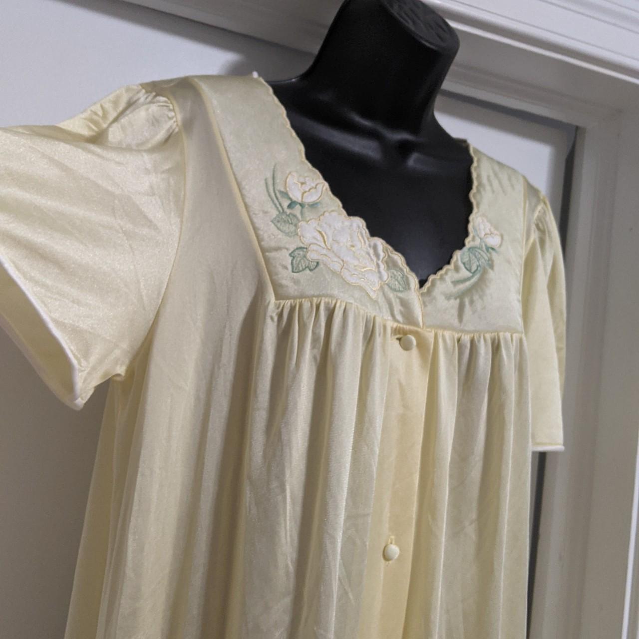 This vintage vassarette nightgown is a beautiful... - Depop