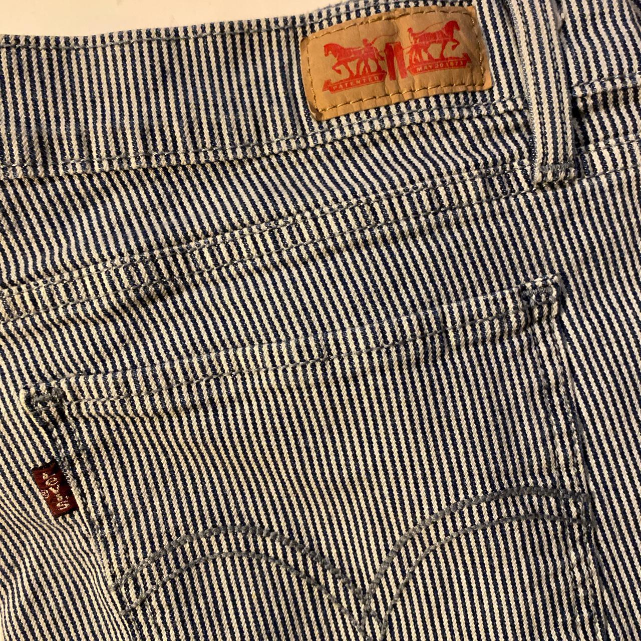 What To Wear With Blue And White Striped Jeans