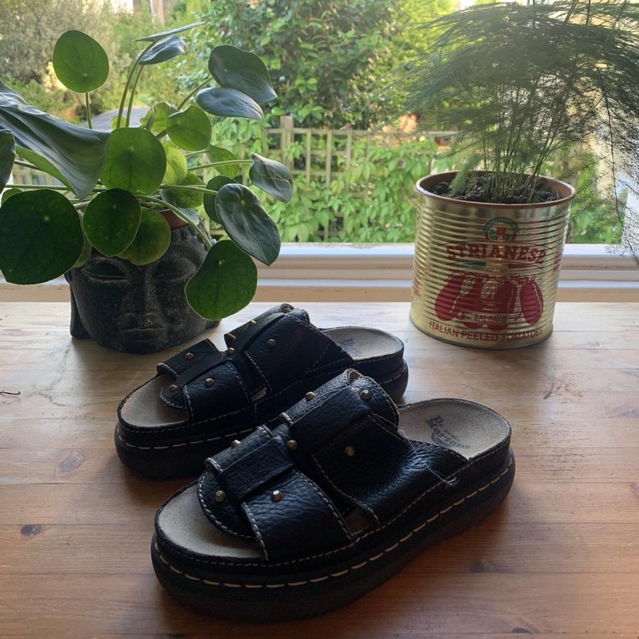 dr martens trevin sandals