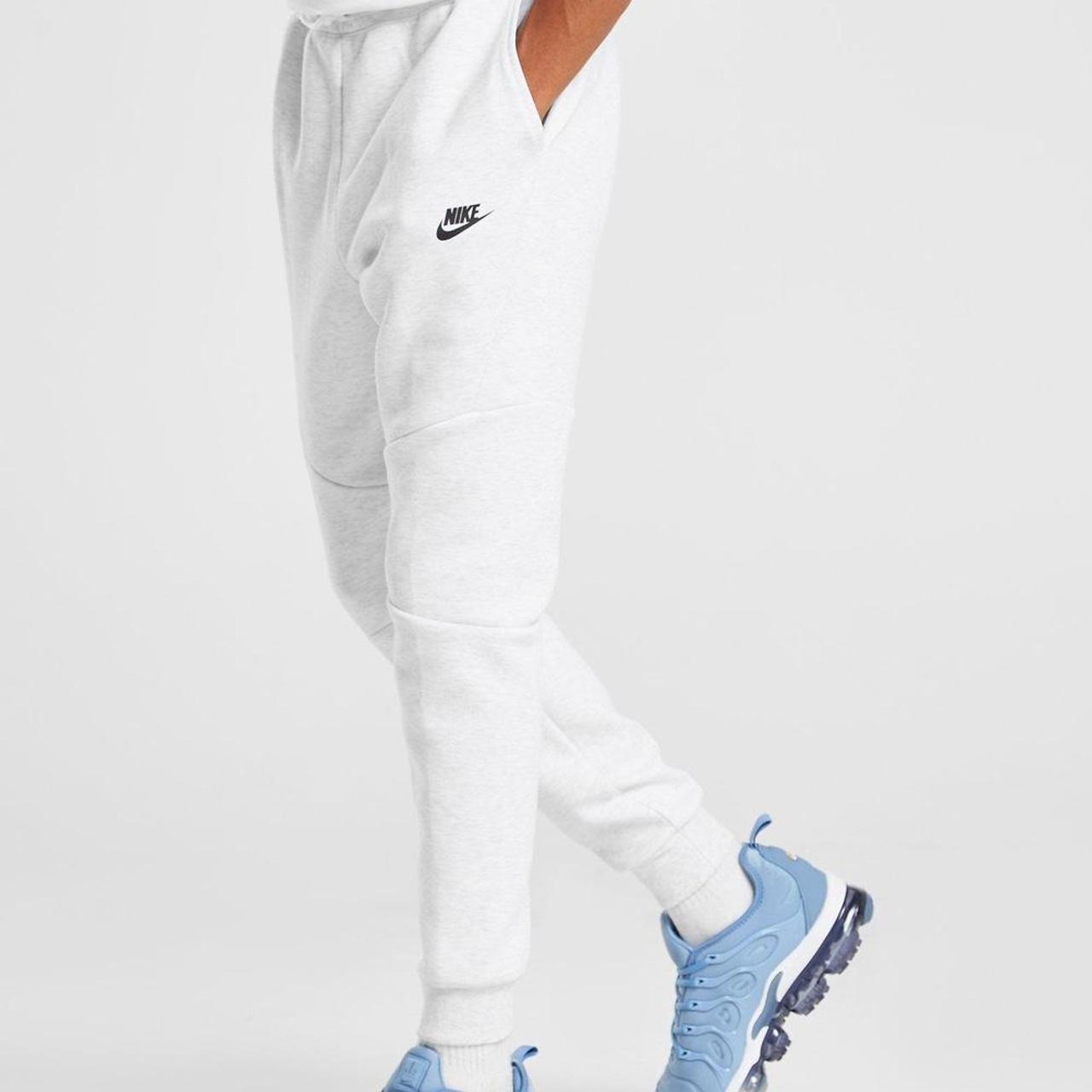 Nike Men's White Joggerstracksuits Depop