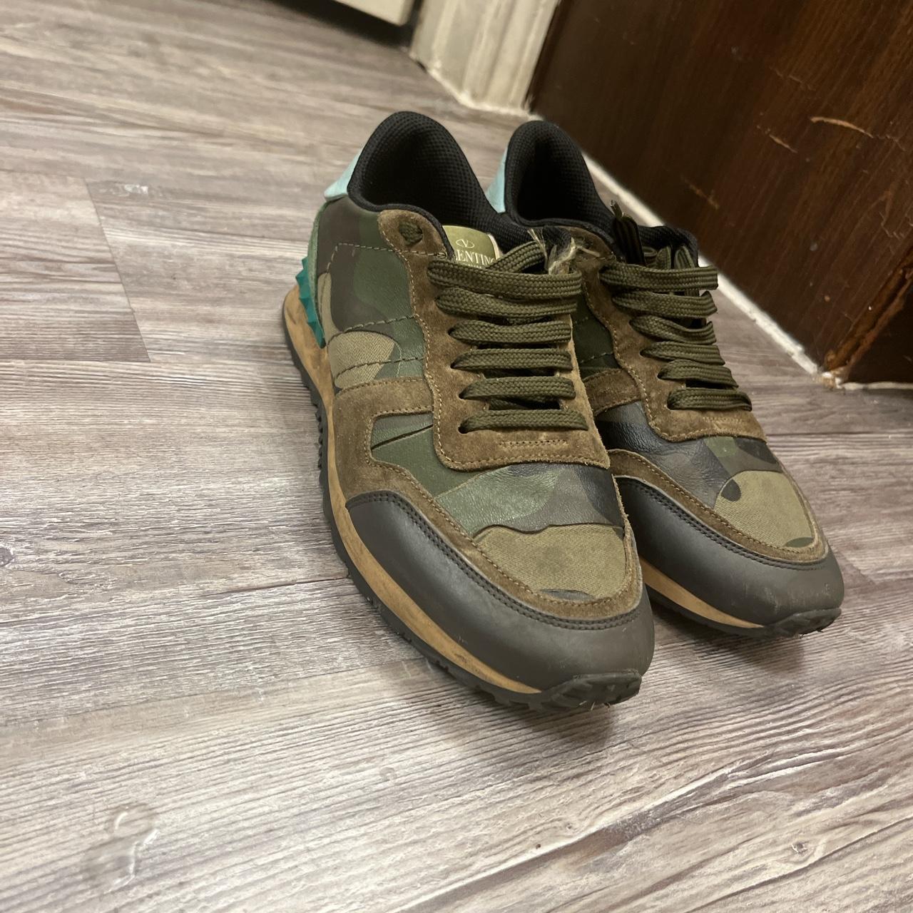 Green sales valentino trainers