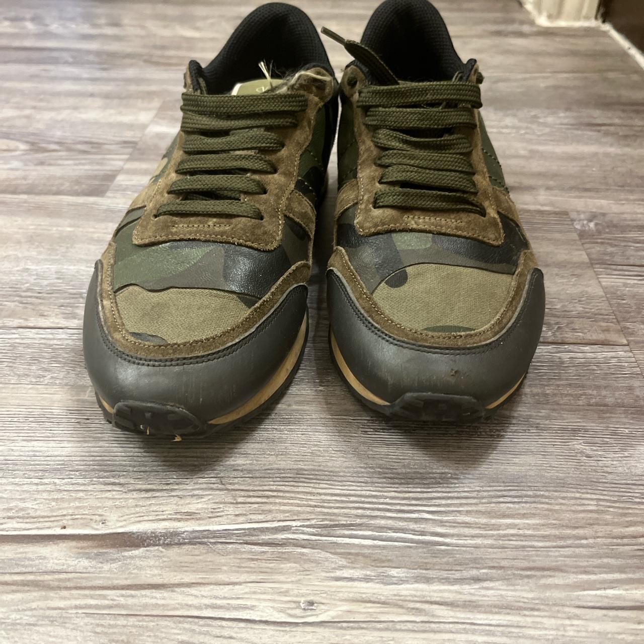 Green on sale valentino trainers