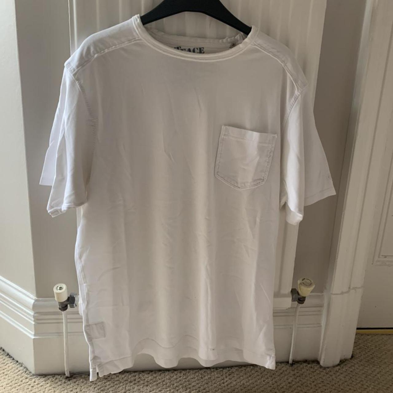 White fat face t shirt Size men’s m Really nice... - Depop